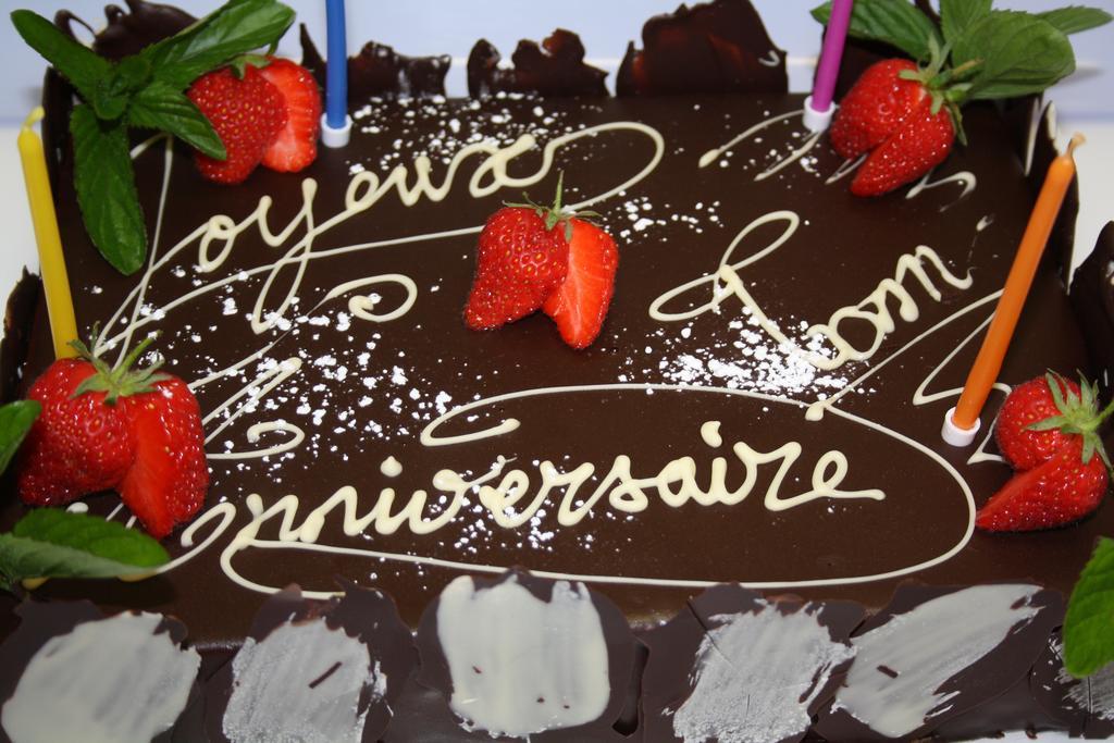 Logis Hotel Restaurant Le Domaine De L'Eau Vive Largentière Eksteriør billede