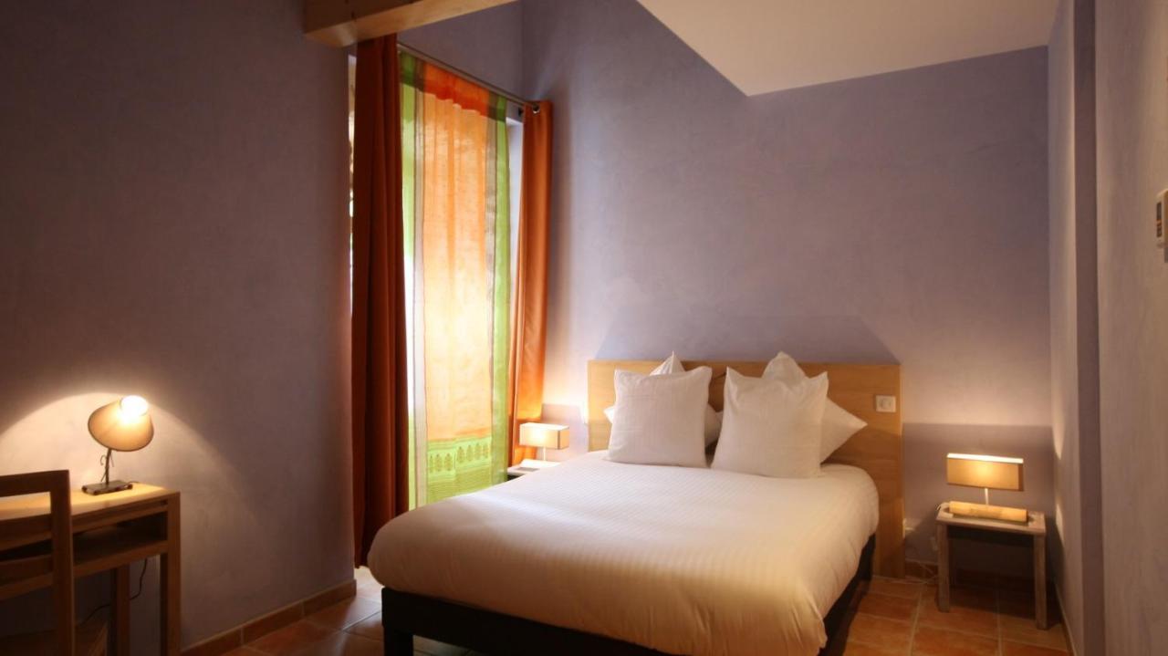 Logis Hotel Restaurant Le Domaine De L'Eau Vive Largentière Eksteriør billede
