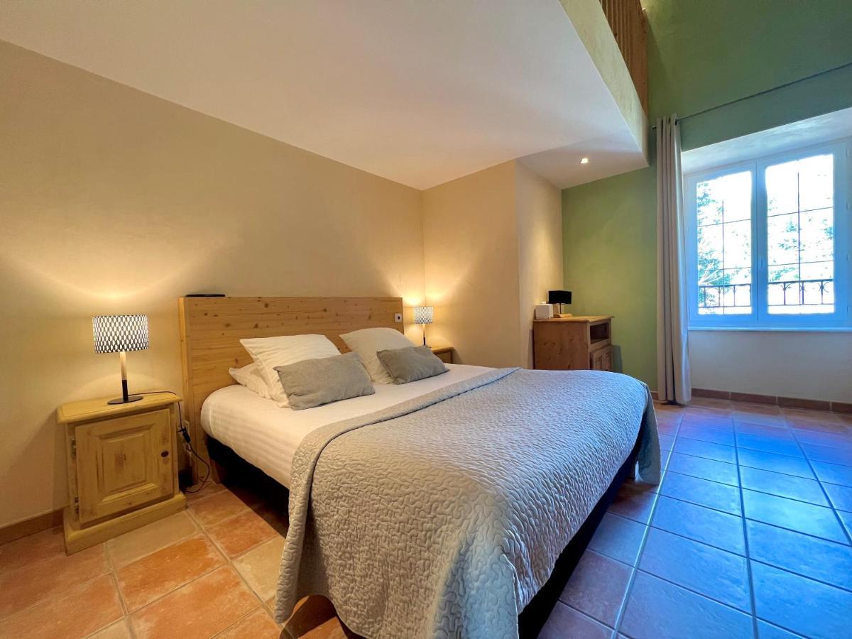 Logis Hotel Restaurant Le Domaine De L'Eau Vive Largentière Eksteriør billede