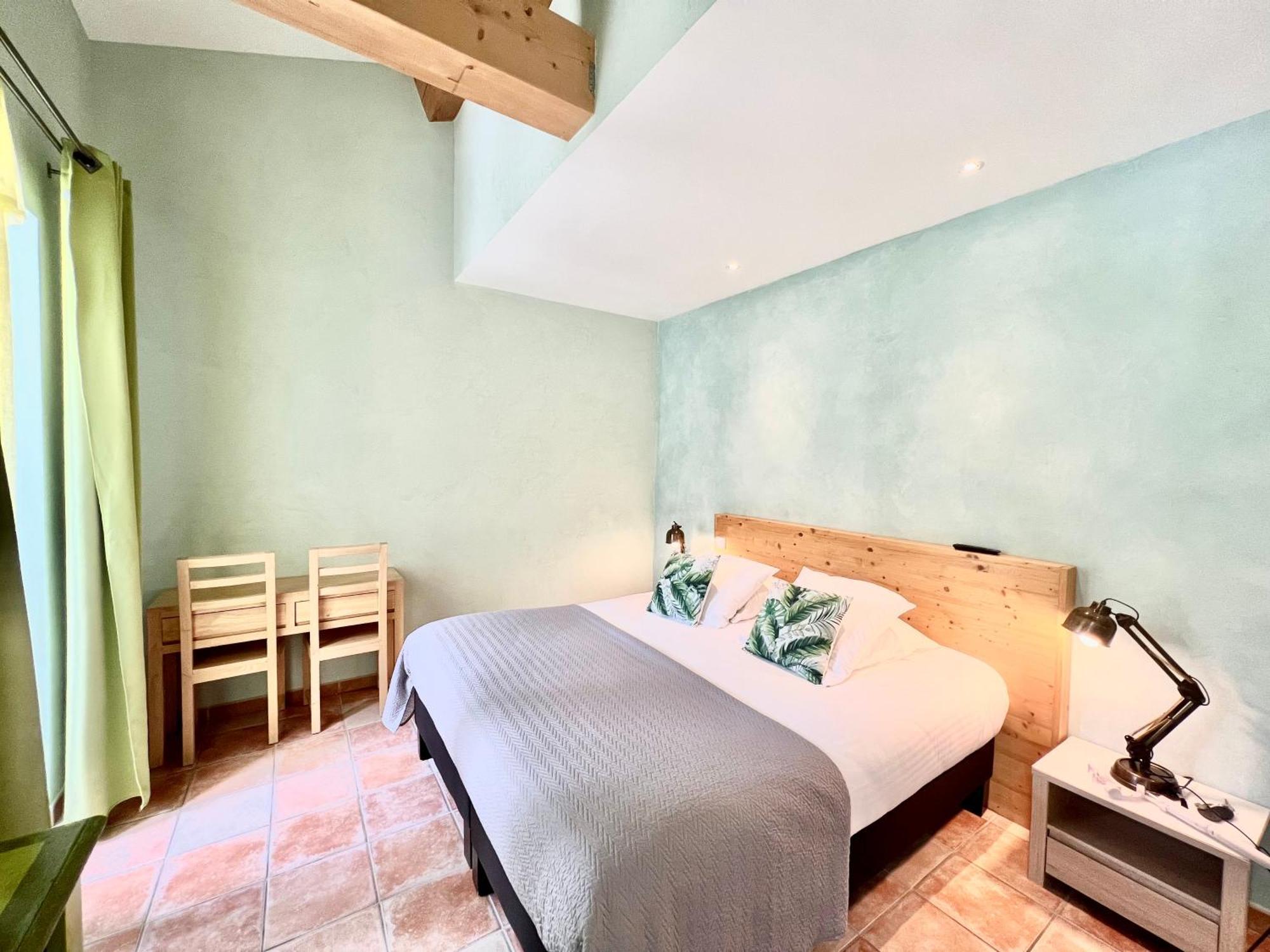 Logis Hotel Restaurant Le Domaine De L'Eau Vive Largentière Eksteriør billede