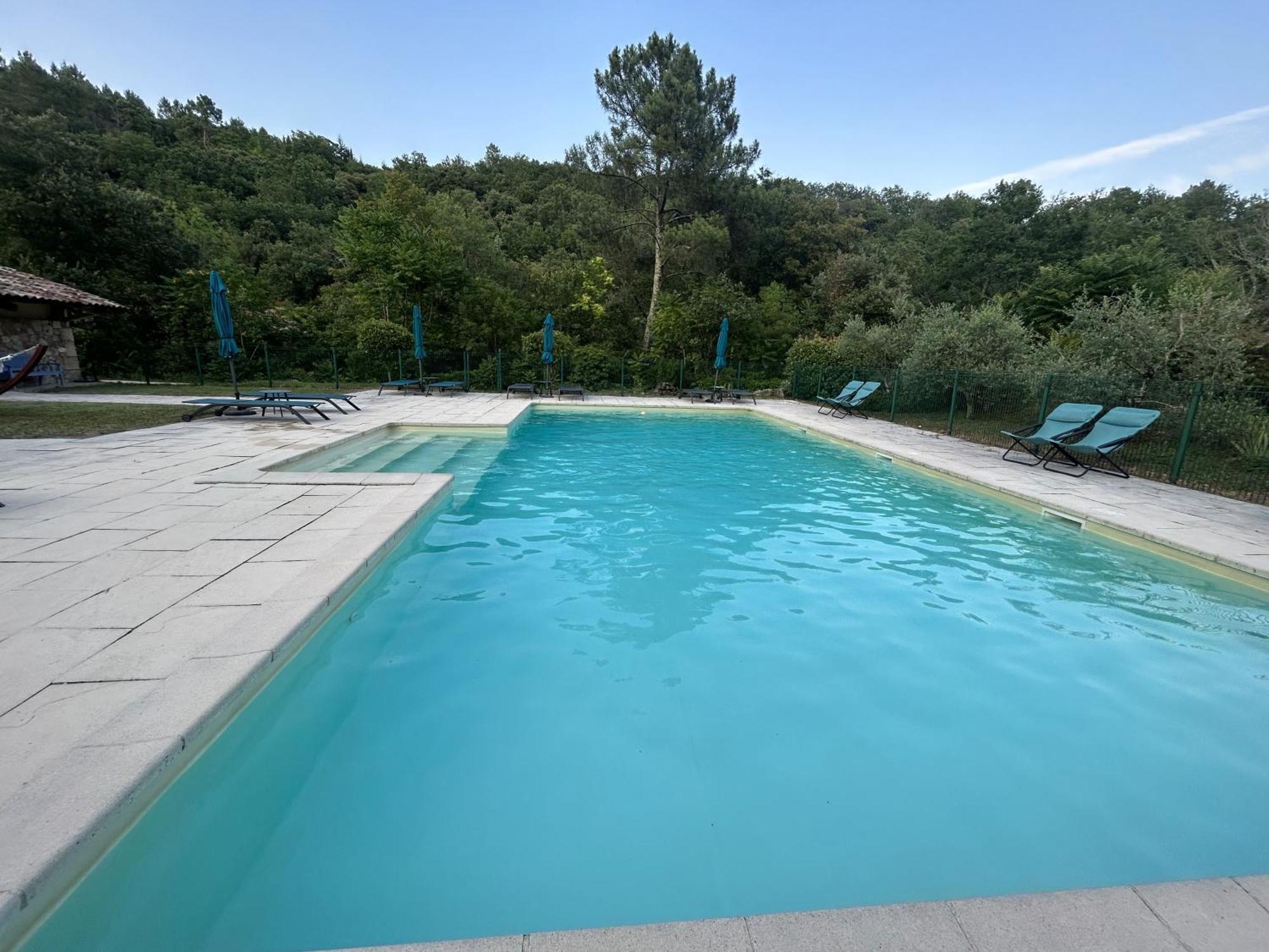 Logis Hotel Restaurant Le Domaine De L'Eau Vive Largentière Eksteriør billede